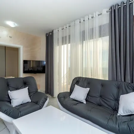 Kaom Lux Apartment Dobra Voda Exterior photo